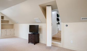43 Darling Parke Dr, Bangor, ME 04401