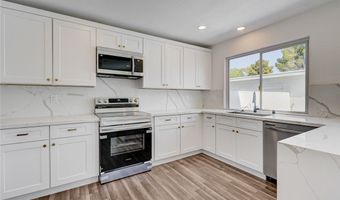 571 Greenbriar Townhouse Way, Las Vegas, NV 89121