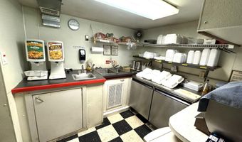 1601 E Church St, Aurora, MO 65605
