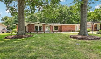 318 Algonquin Dr, Ballwin, MO 63011