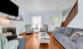1748 Saint Clair River Dr, Algonac, MI 48001