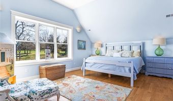 7 Clarkes Village Rd, Jamestown, RI 02835