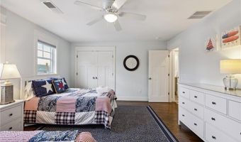 67 Caswell St, Narragansett, RI 02882