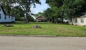 418 W 15th St, Ada, OK 74820
