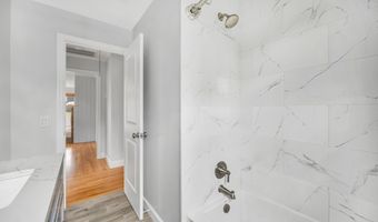 27 Skyline Dr, Brookfield, CT 06804