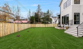 809 N KENMORE St, Arlington, VA 22201