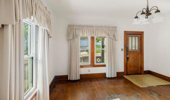 89 2nd St, Athens, OH 45701