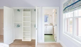 78 Rhode Island Ave 6, Newport, RI 02840