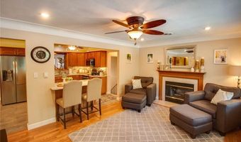 2421 Woodcrest Dr, Alton, IL 62002