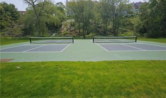 15 Hammersmith Rd 33, Newport, RI 02840