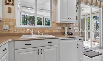 9 Sunbow Ln, Bluffton, SC 29909