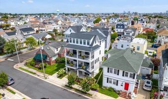 21 N Douglas Ave, Margate City, NJ 08402