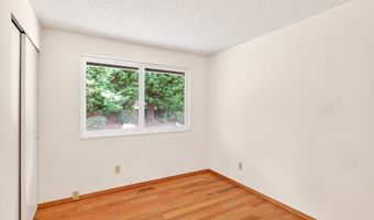 14775 NW OAKHILLS Dr, Beaverton, OR 97006