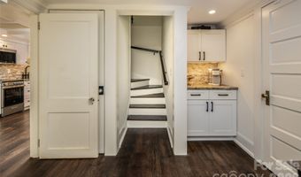 72 Windsor Rd, Asheville, NC 28804