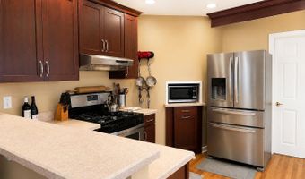 409 3rd St, Beach Haven, NJ 08008