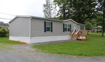 110 California Dr, Altoona, PA 16602