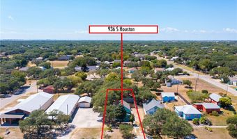 936 S Houston St, Aransas Pass, TX 78336