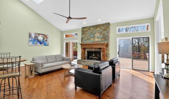 9209 VENDOME Dr, Bethesda, MD 20817
