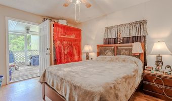 2889 67th Ct, Bell, FL 32619