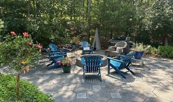 8 Rock Rd, Attleboro, MA 02703