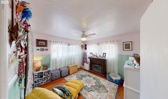 1239 IRIS St, Brookings, OR 97415