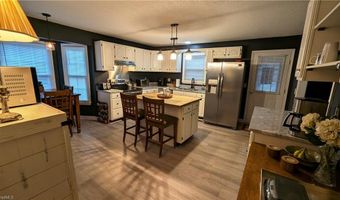 222 Shallowbrook Dr, Advance, NC 27006