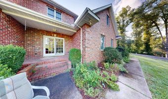 136 Lock Ln, Alum Creek, WV 25003