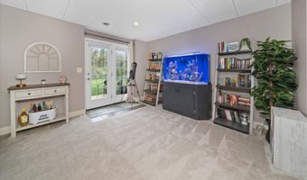 33 WATERTON Dr, Bear, DE 19701