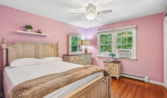 3 Linda Dr, Danbury, CT 06811