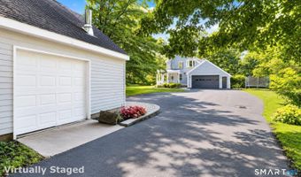 285 Wooding Hill Rd, Bethany, CT 06524