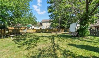 1043 Oakwood Farms Ln, Ballwin, MO 63021