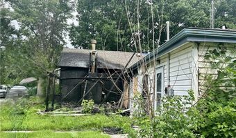 617 N Houston St, Adrian, MO 64720