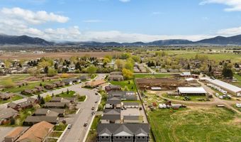 100 Bow Perch Ln B, Bozeman, MT 59718