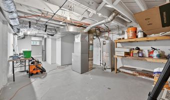 8025 McGee St, Affton, MO 63123