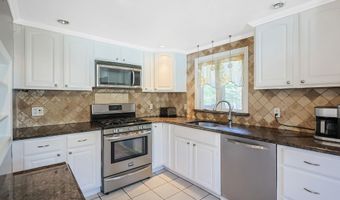 9 Marilyn Rd, Bourne, MA 02532