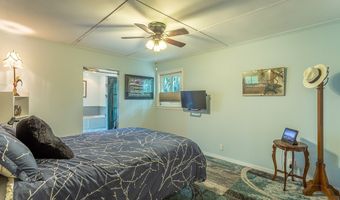 13 Adams St, Apalachicola, FL 32320