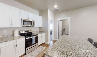 1015 E Canyon Dr, Big Water, UT 84741