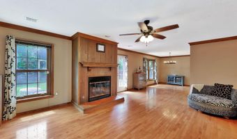 324 N Lakeside Dr, Andover, KS 67002