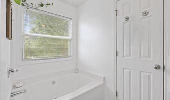 824 Port W Dr, Auburn, GA 30011