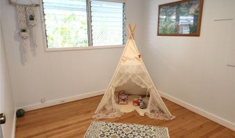 327 Hualani St B, Kailua, HI 96734