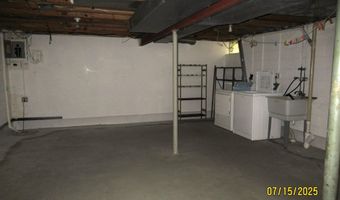 1 Westbury Ct, Ann Arbor, MI 48105