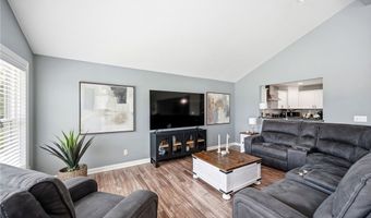 1280 Surfside Cir, Aurora, OH 44202