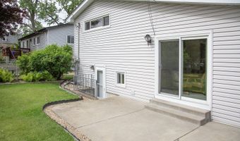921 S Iowa Ave, Addison, IL 60101