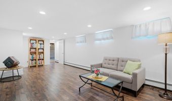 71 Reservoir Ave, Andover, NJ 07801