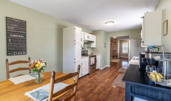 8140 Maple Stream Ln, Indianapolis, IN 46217