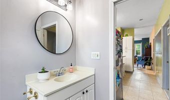 93 Whipple Ave, Cranston, RI 02920