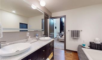 121 N Howard St, Akron, OH 44308