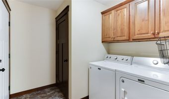 2811 Swallowtail Ct, Altoona, WI 54720