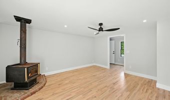 11 Budd Dr, Bethel, CT 06801