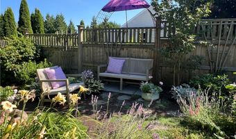 11 Harbor St, Jamestown, RI 02835